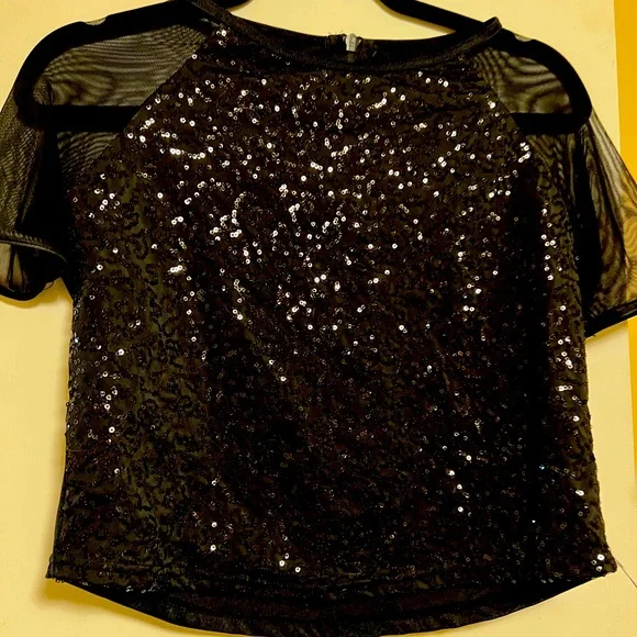 XS black sequin crop top - Picture 1 of 4